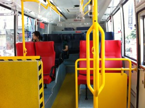 バス優先席（赤い席）